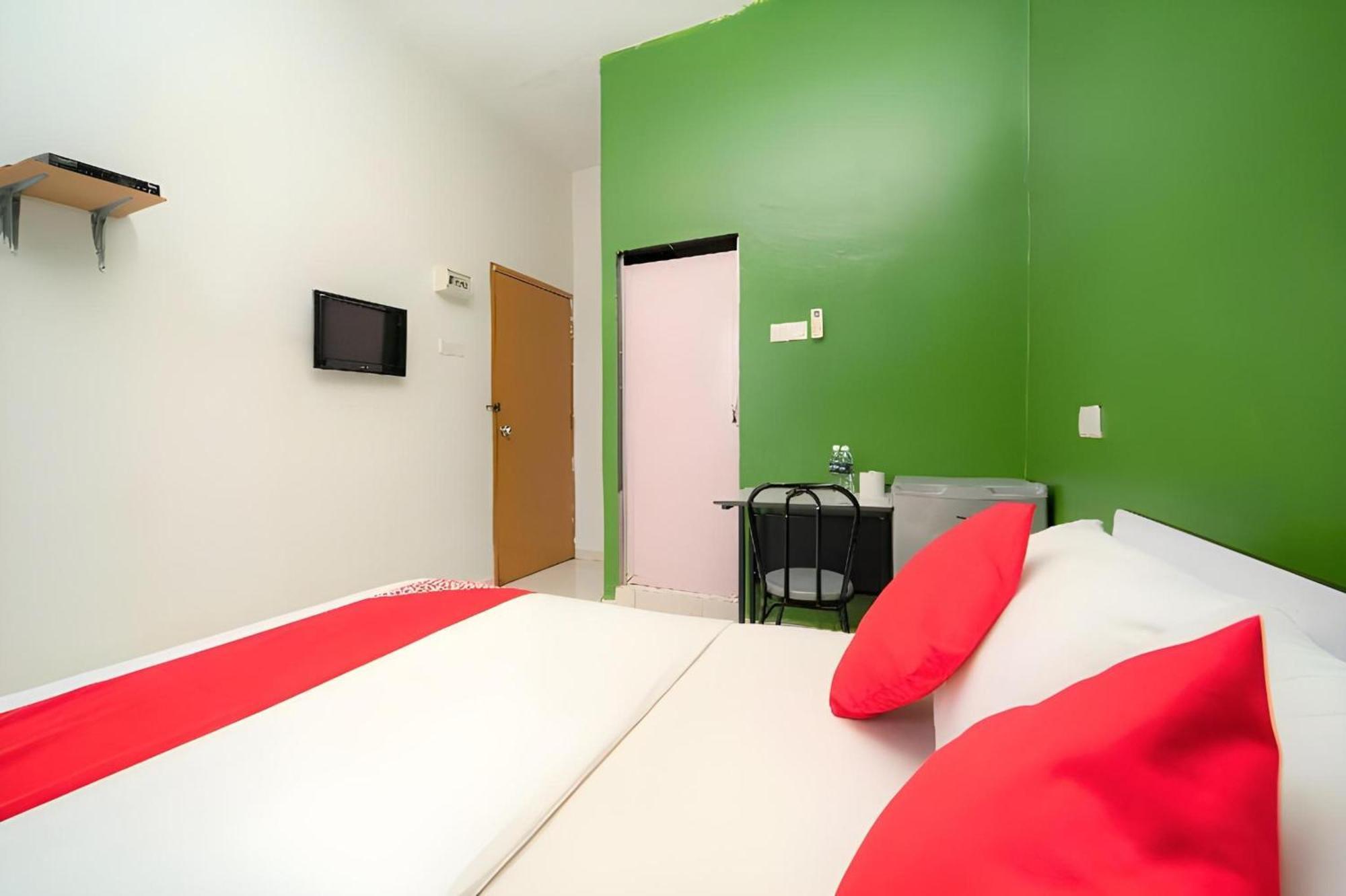 โอโย 89807 มาย บัดเจ็ต โฮม Hotel บาตูเฟอริงกี ภายนอก รูปภาพ